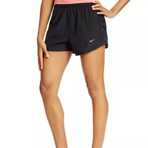 Nike Women’s Dri-FIT Solid Tempo Running Shorts
